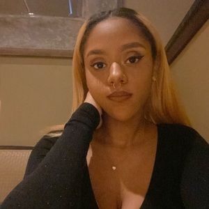 Meet your Posher, Ely